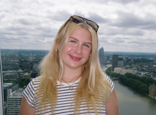 Kathleen W – Belmont Student Seeking Babysitting Jobs