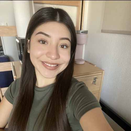 Itzel P - UC Merced Babysitter