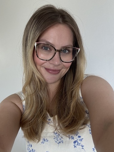 Destiny G - UK Babysitter