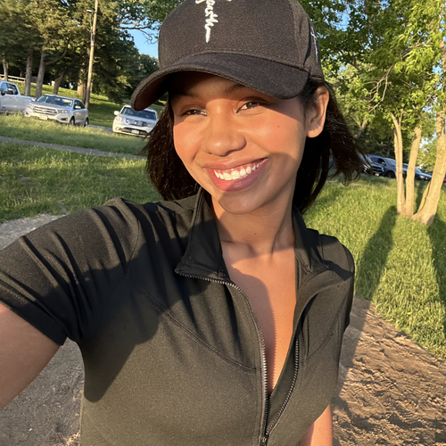 Dejanae M - UW-Superior Babysitter