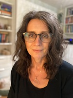 Selene N – Crown Student Seeking Babysitting Jobs