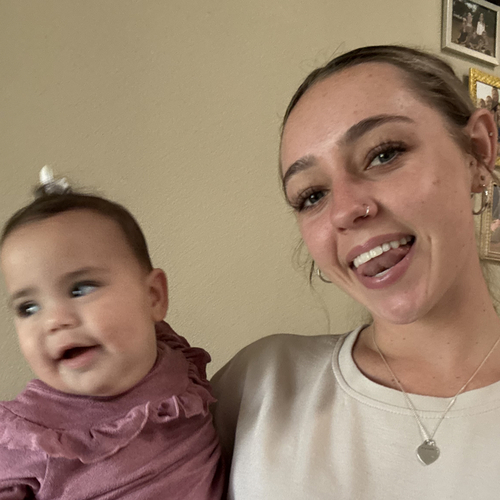 Phoenyx G - Concorde Career College-Garden Grove Babysitter