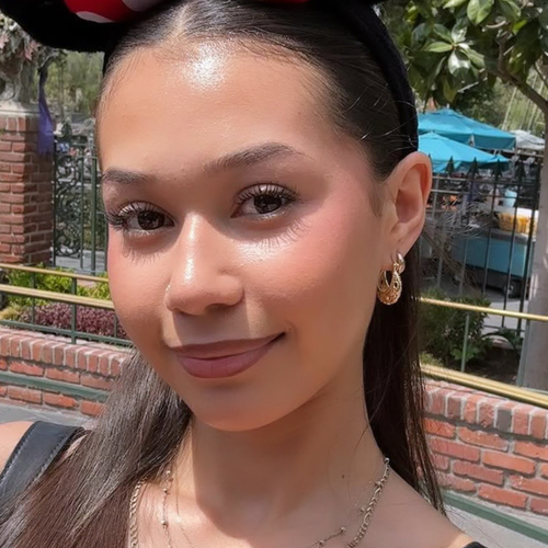 Alicia C - Undefined Babysitter