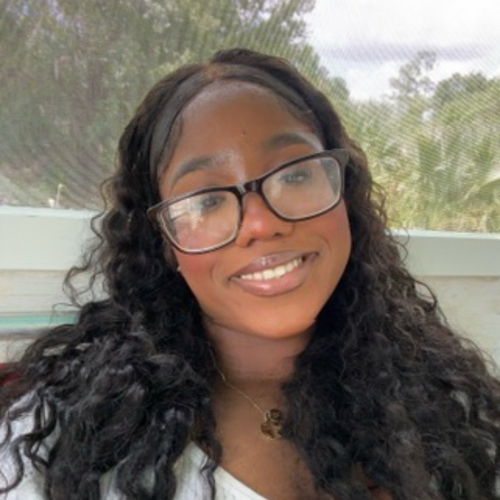 Jenny B - Valencia Babysitter