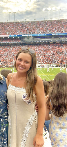 Della T - Auburn Babysitter