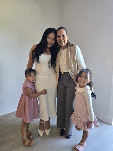 Vicmelly C - Xavier Babysitter