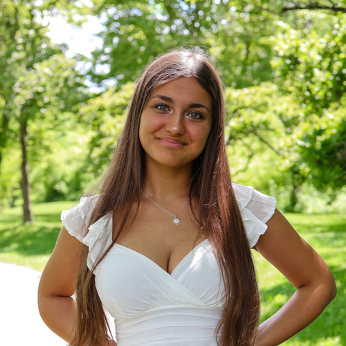 Selina M - UC Babysitter