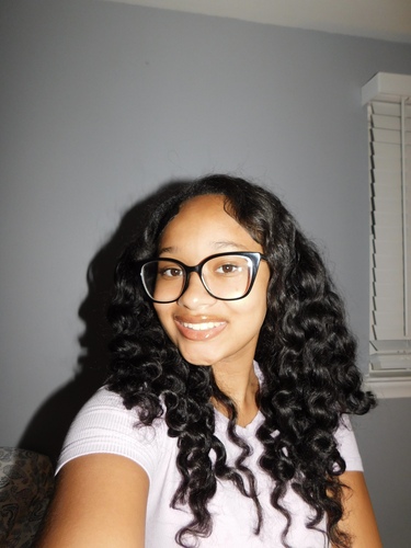 Nia T - Oakland Community College  Babysitter