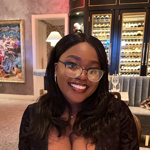 Isabelle B – Suffolk Student Seeking Babysitting Jobs