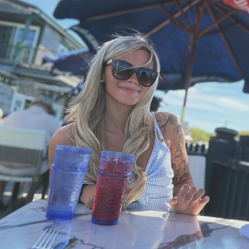 Jazmyn M - Bristol Community College  Babysitter