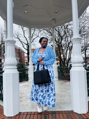 Olivia J - UNG Babysitter