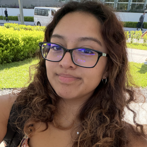 Alicia M - Galveston College  Babysitter
