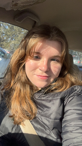 Amanda S - Lewis Babysitter