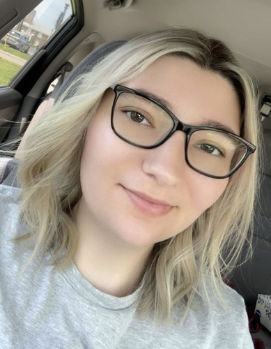 Alizza W - Ivy Tech Community College-Wabash Valley Babysitter