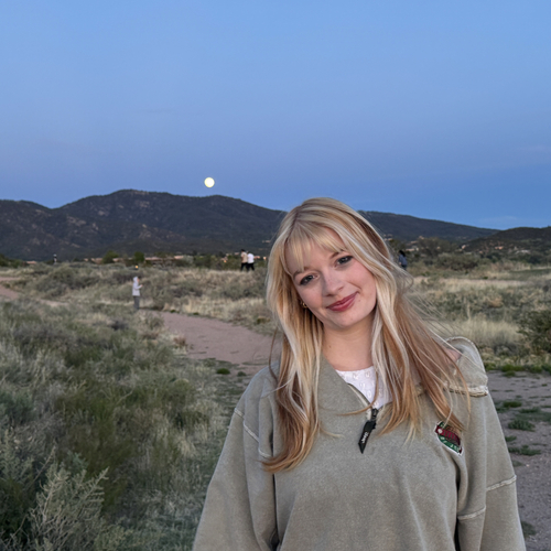 Abigail M – Loyola New Orleans Student Seeking Babysitting Jobs