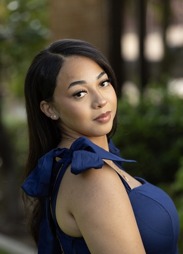 Tatiana L - Fresno City College  Babysitter