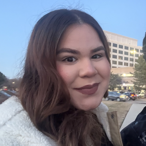 Estefany R - Undefined Babysitter