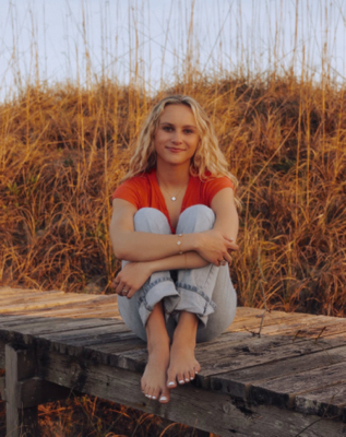 Annalise B - UK Babysitter