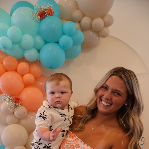 Izzy D - UWF Babysitter