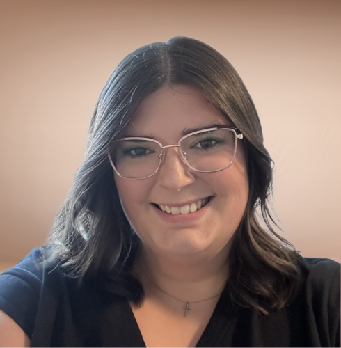 Rebekah R - UNI Babysitter