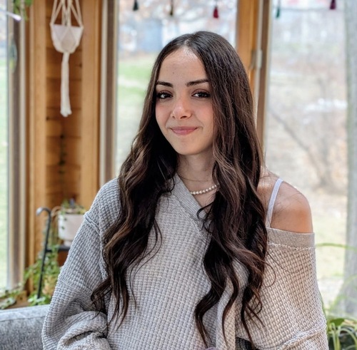 Lola B - Black Hawk College  Babysitter