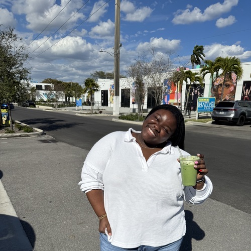 Inazianna D - Broward Babysitter