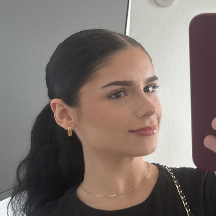Laura R - Miami Dade Babysitter