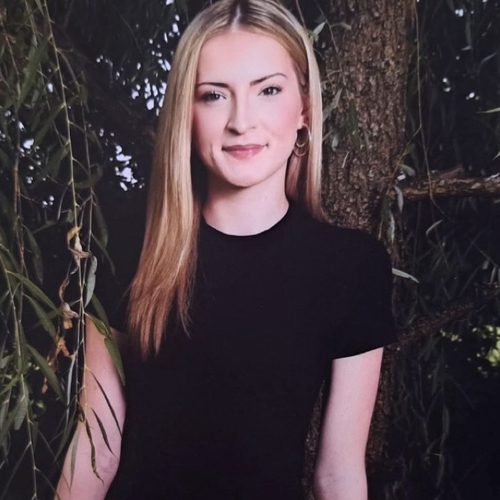 Mia C - Northampton Community College  Babysitter