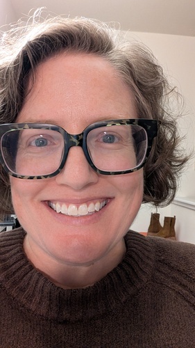 Caitlin H - Hood Babysitter