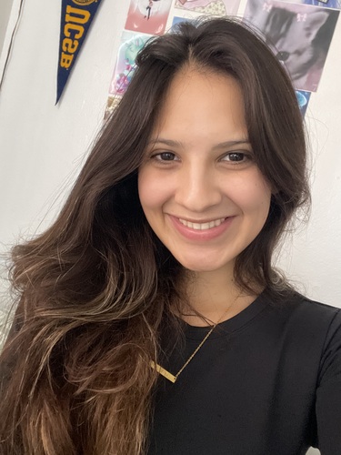 Anahi Q - UCSB Babysitter