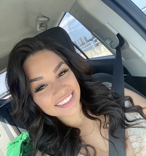 Alondra B - FAU Babysitter