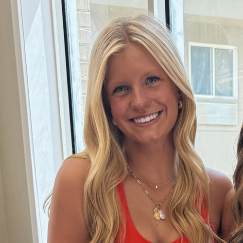 Stella H – Auburn Student Seeking Babysitting Jobs