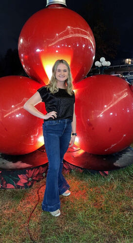 Sydney R - USD Babysitter