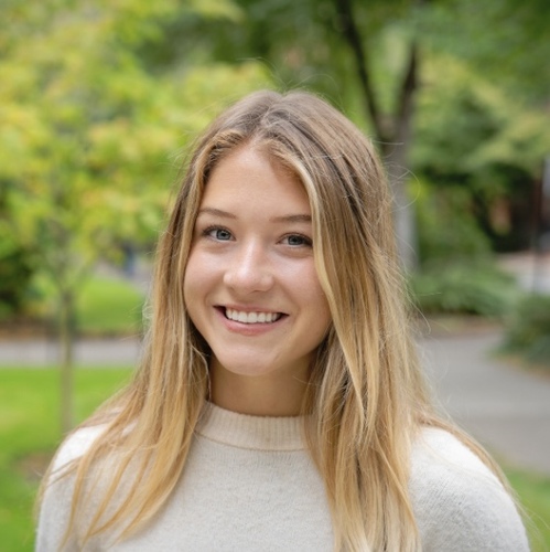 Emma M - Oregon State Babysitter