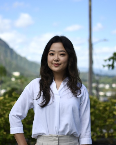 Lisa N - University of Hawaii Babysitter