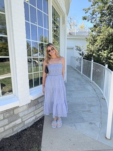 Zoe J - UK Babysitter