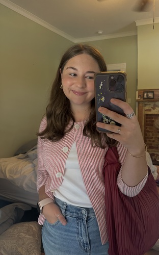 Olivia B - USI Babysitter