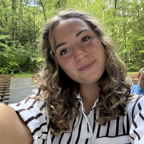 Macie W - Lamar Institute of Technology  Babysitter