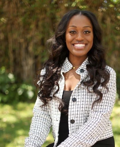 Makia T - Liberty Babysitter