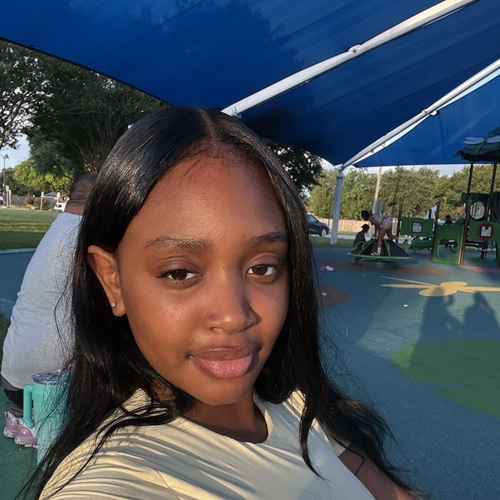 Mia C - Lamar Babysitter