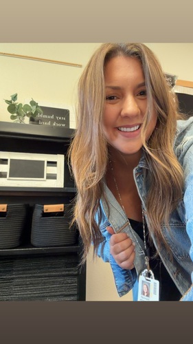 Hannah R - UNI Babysitter