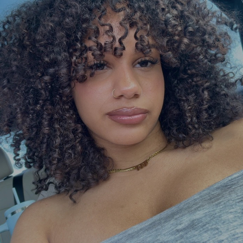 Ariyana G - Kean University Babysitter