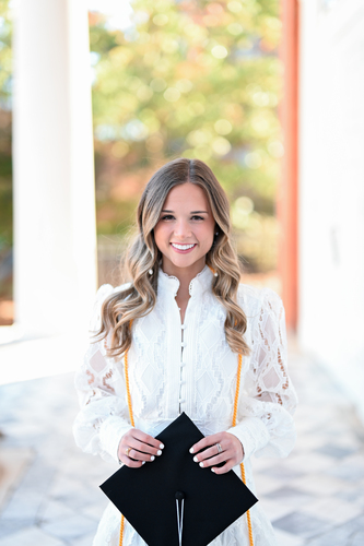 Meg M - Auburn Babysitter