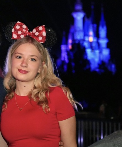 Natalia M - Oakton Community College  Babysitter