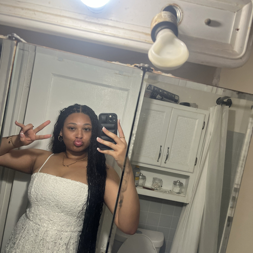Jada J – Lincoln Student Seeking Babysitting Jobs