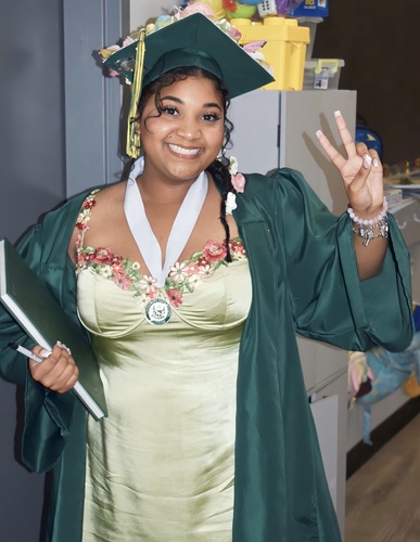 Nia B - South Puget Sound Community College Babysitter