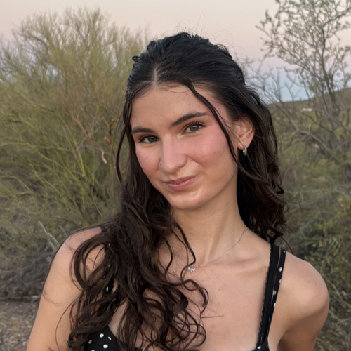 Zoe F - NAU Babysitter