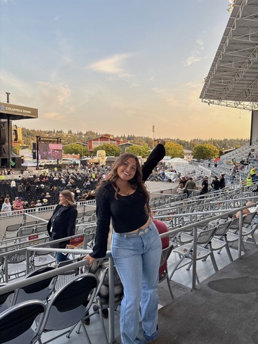 Susana D - Saint Martin's Babysitter