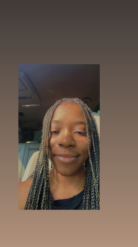 Adriana B - Pfeiffer Babysitter