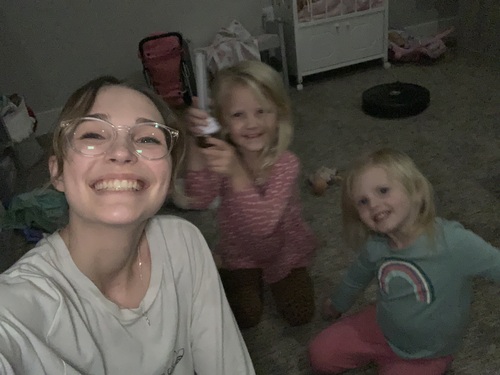 Anna H - Aquinas Babysitter